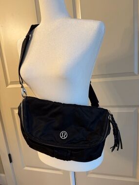 Lululemon Black Good Fortune Crossbody Fanny pack Bag